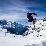 La Cordee 504 - Year Chamonix