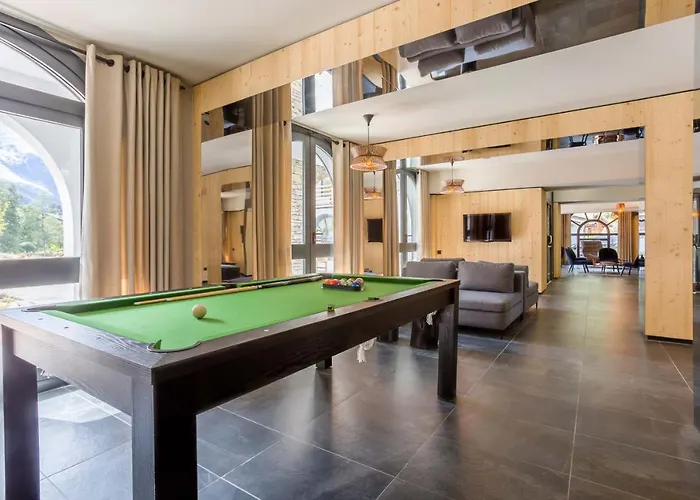 La Cordee 504 - Year